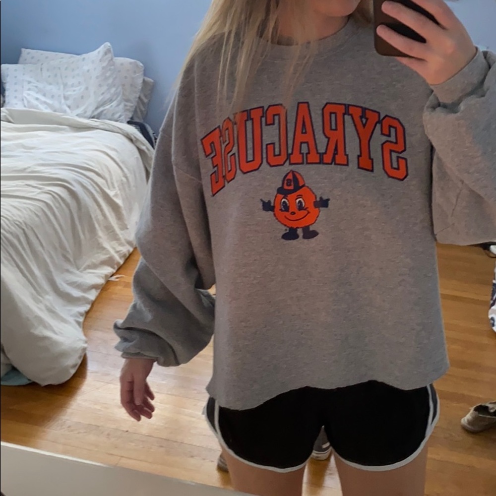 SYRACUSE UNIVERSITY CROPPED SWEATSHIRT 🍊